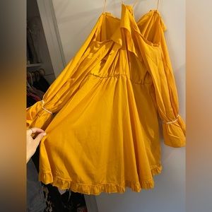 Brand new mustard color skater dress from boohoo. Size small.